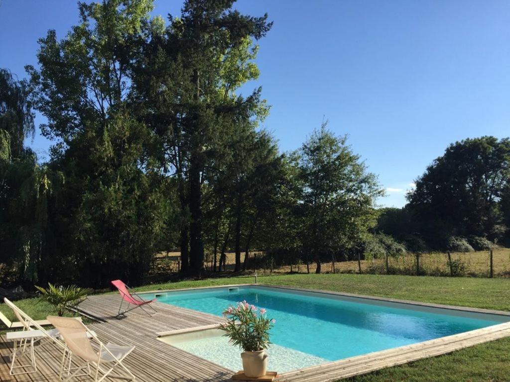 Bed and Breakfast Le Rozet à Vendat Extérieur photo